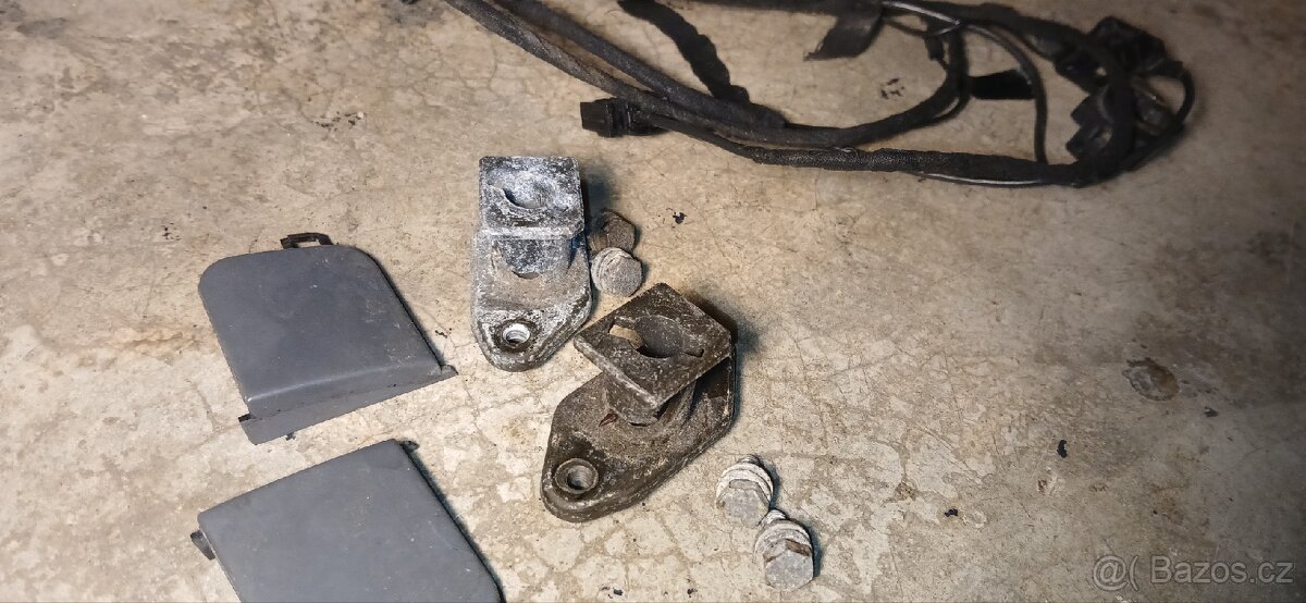 BMW E36 kabriolet hardtop, uchycení, kabeláž, krytky - 11