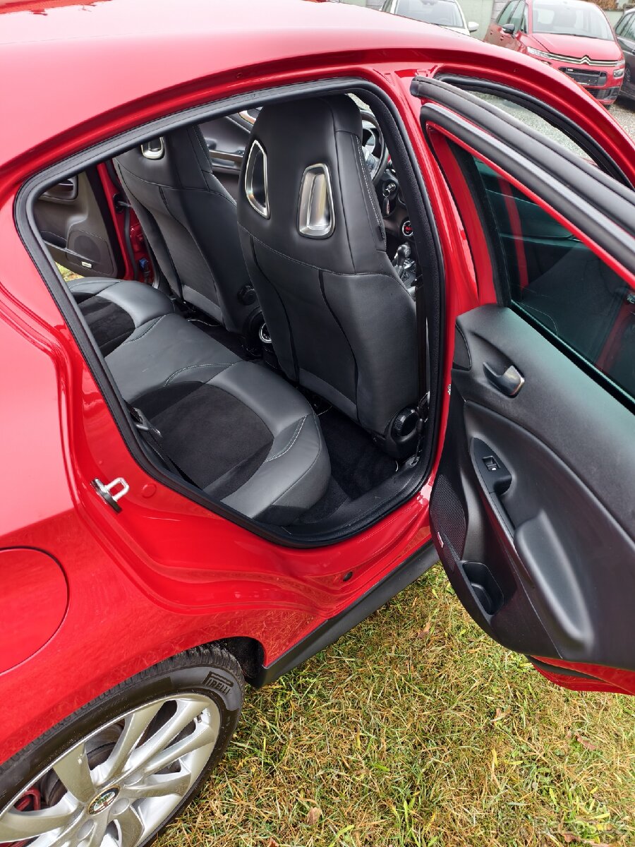 Alfa Romeo Giulietta QV - 11