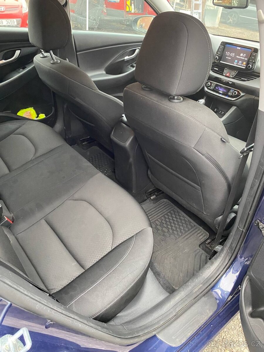 Hyundai i30 Fastback, Hezká výbava - 11
