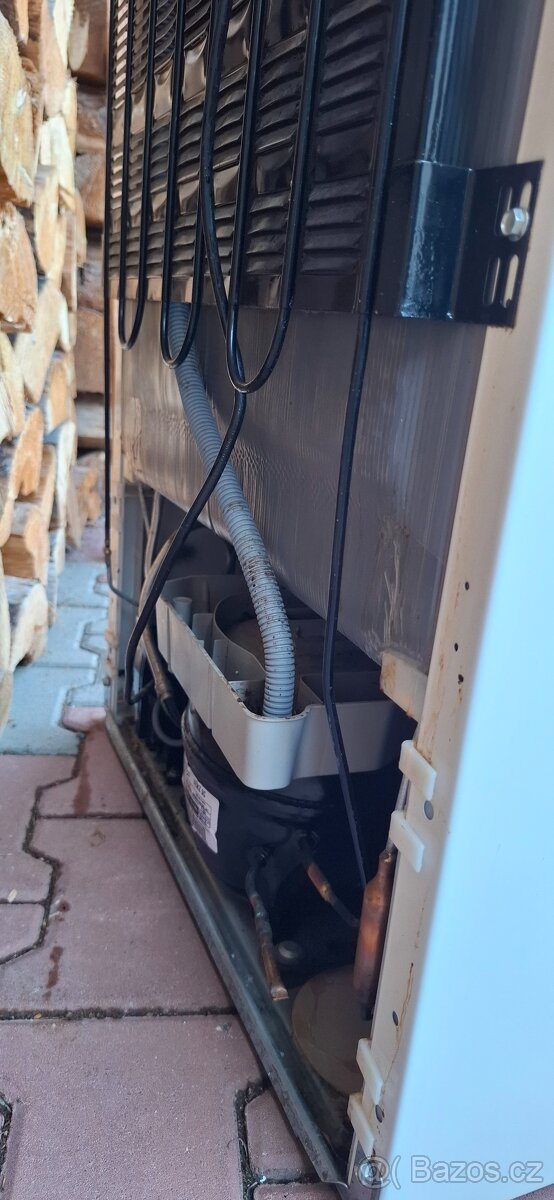 Whirpool Lednice Vestavěná lednice - 11