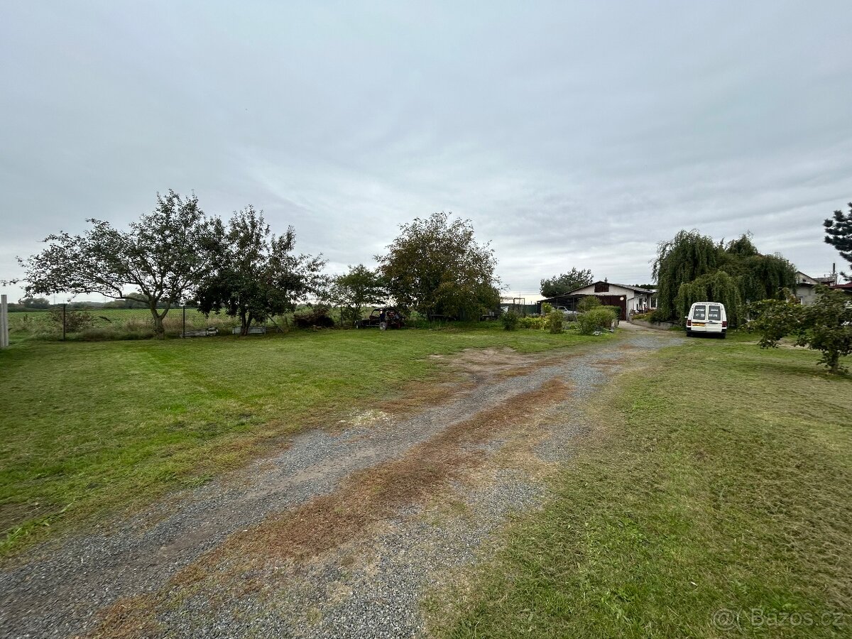 Stavební pozemek 1644 m2 - 11