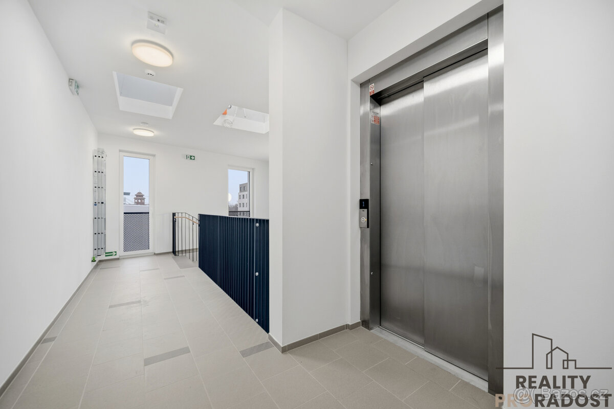 Pronájem bytu 2+KK, Nová Tesla - Pardubice - 11