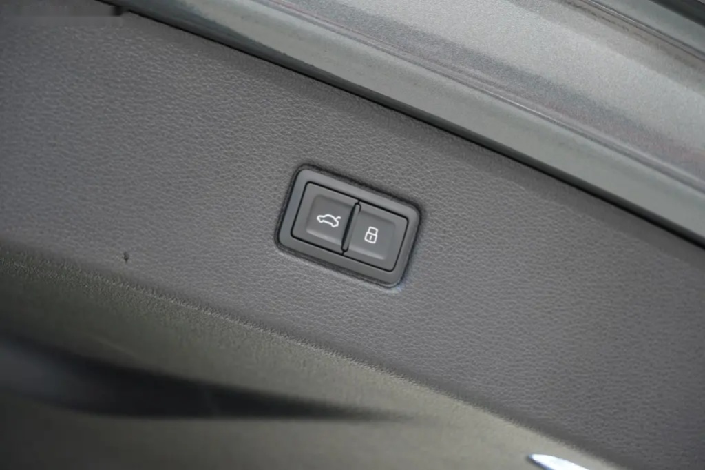 Audi Q7, 50TDI,S-LINE,NEZ.TOPENÍ,ČR,DPH - 11