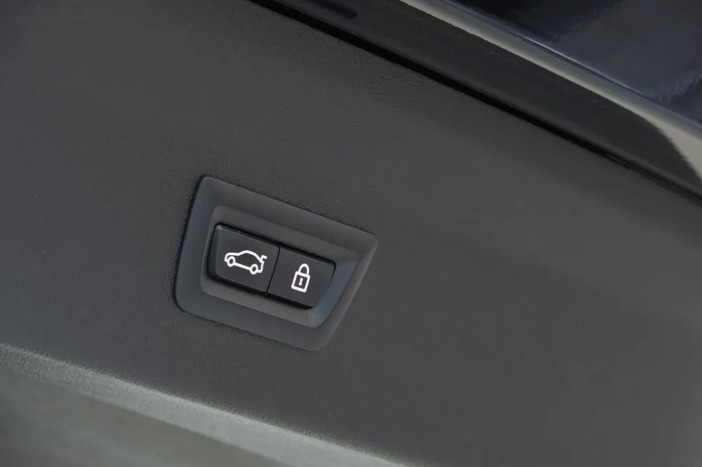 BMW X4, 25D,ČR,DPH,HUD,NAVI,VENTILACE - 11