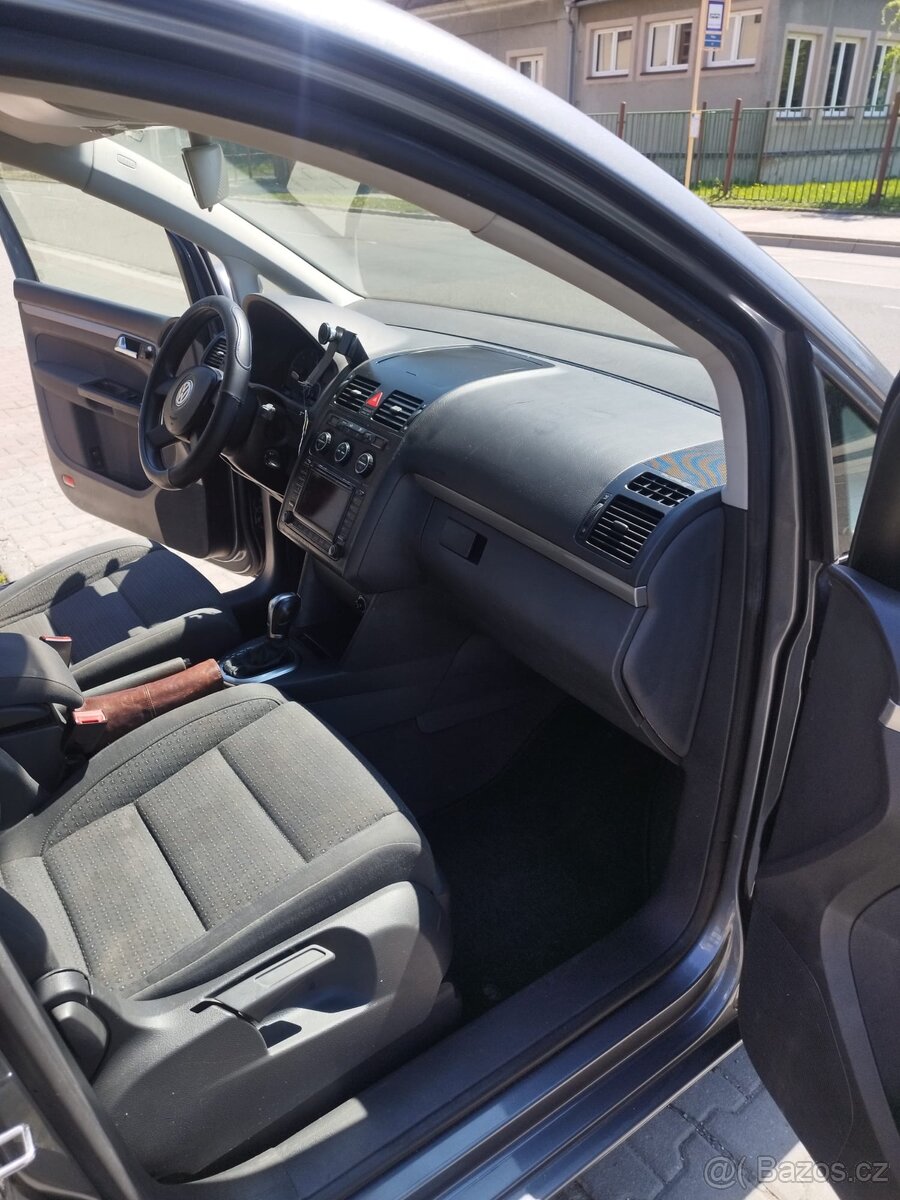 VW TOURAN - 11