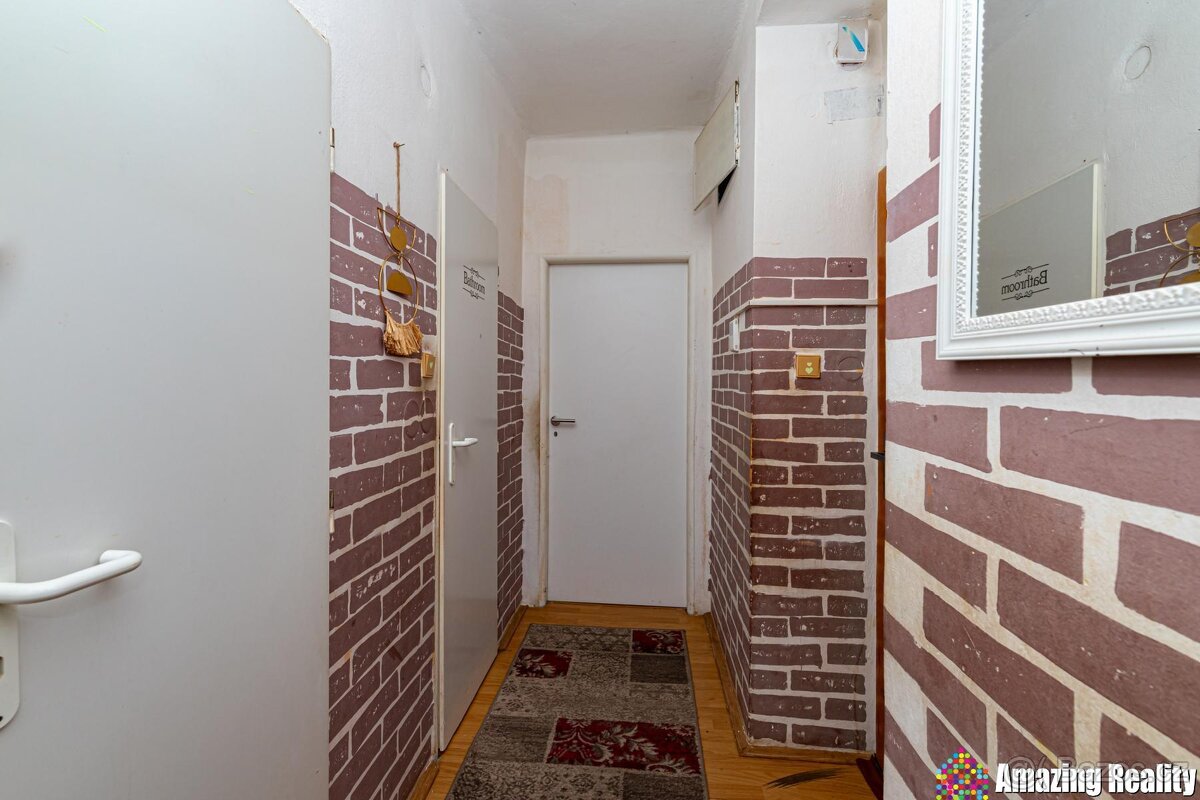 Prodej zděného bytu s plechovou garáží, v obci Mileč - 11