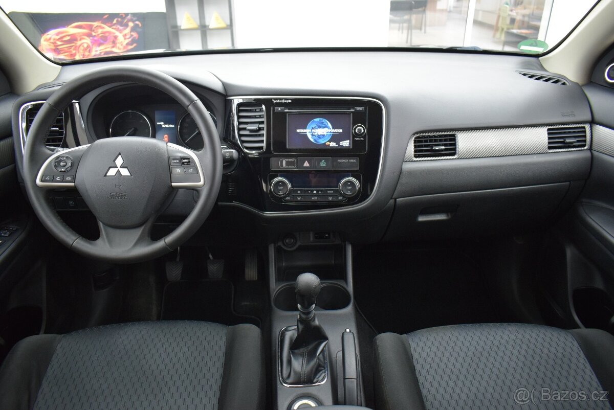 Mitsubishi Outlander 2,3 Di-D 110 kW,7-míst,4x4,kamera,TZ - 11
