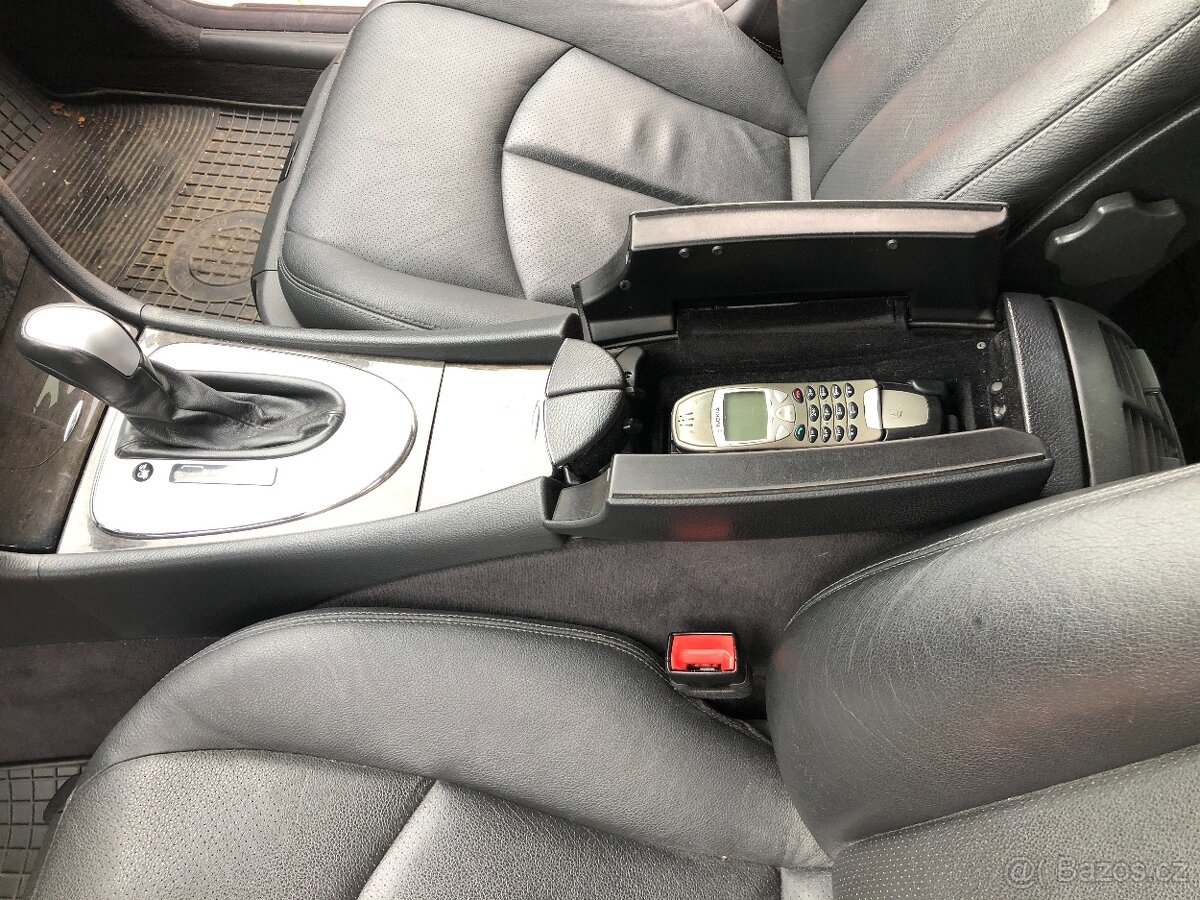 Mercedes Benz E 220 CDI - 11