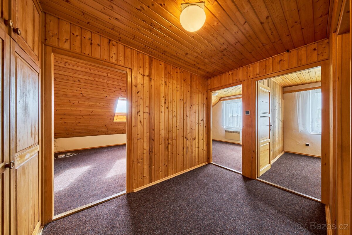 Prodej podkrovního bytu 4+1 s garáží - 11