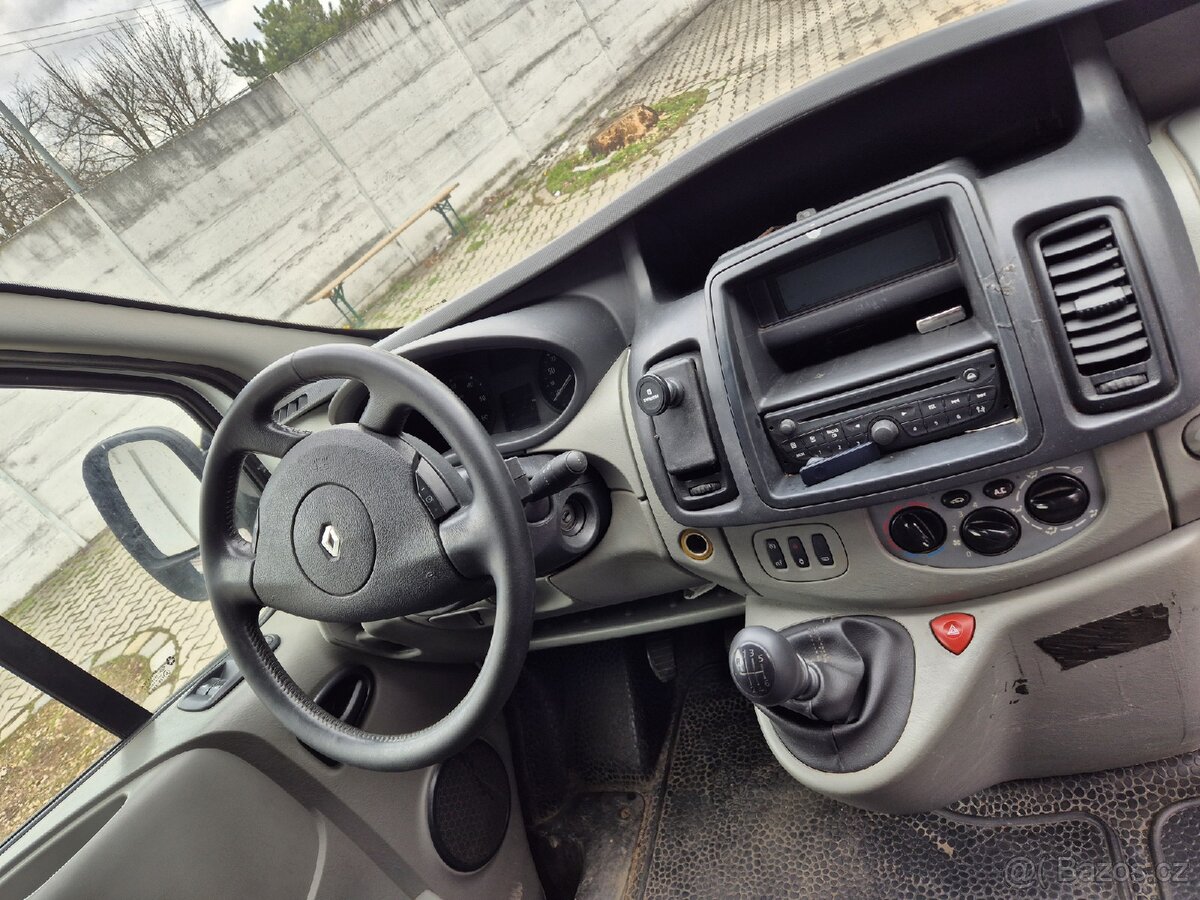 Renault Trafic - 11