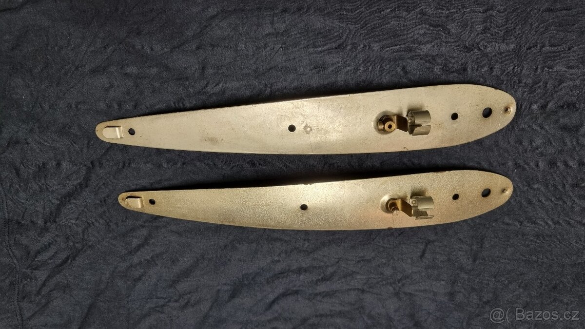 Škoda Tudor - obrysová světla - 11