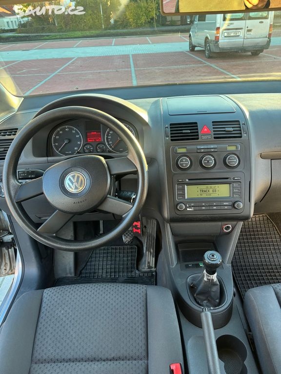 VW Touran 1.6i, rok 2005, nové rozvody - 11