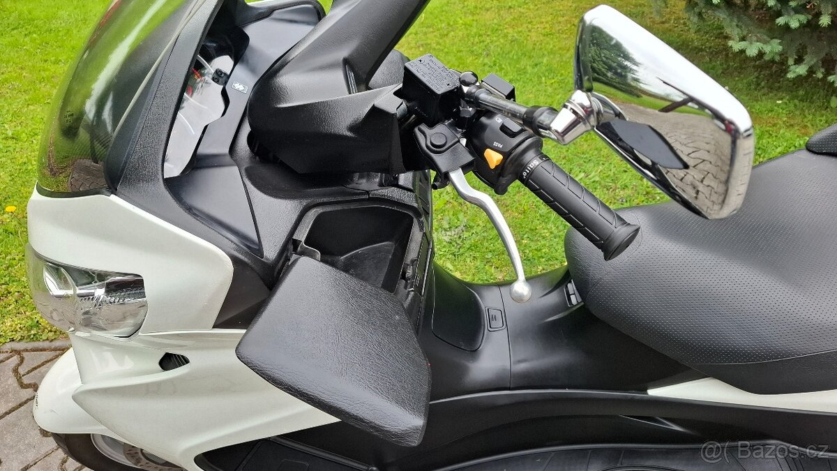 Suzuki Burgman 400 - r. 2011, najeto 42.318 km - 11