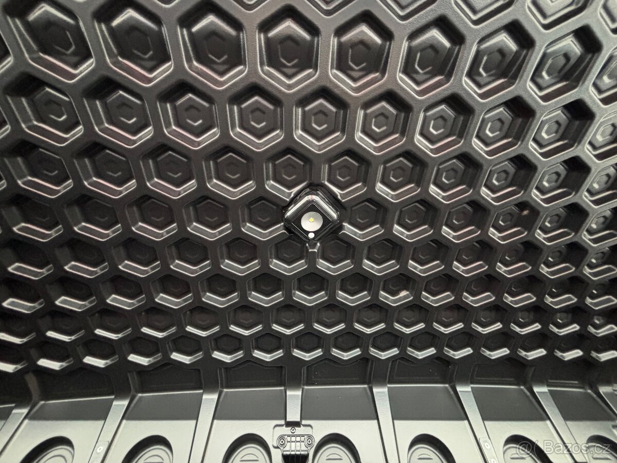 Volvo střešní box VolvoCars 430 - 11