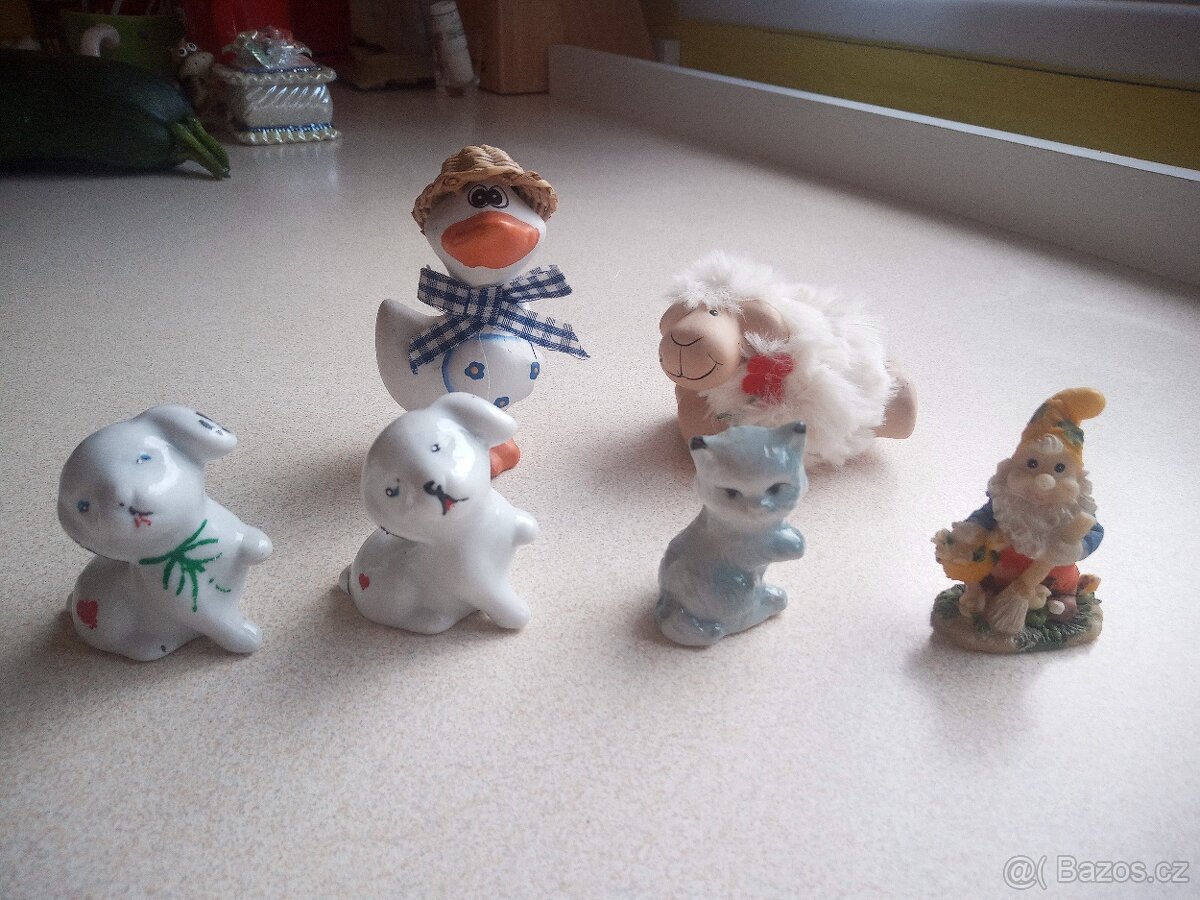 Porcelánové vázičky, košík, pejsek, ovečka, kačer - 11