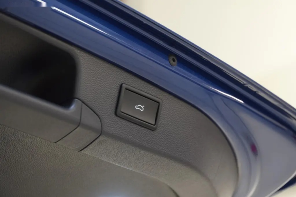 Škoda Superb, 2.0TDI,142KW,4x4,L&K,HUD,VENTI - 11