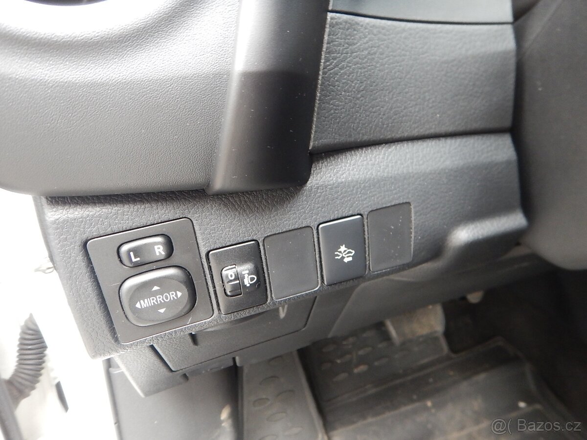 TOYOTA Corolla 1.6 VVTi, AUTOMAT, ČR - 11