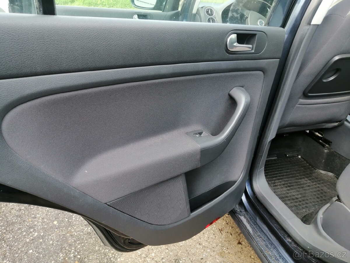 Prodám wolsvagen golf plus. - 11