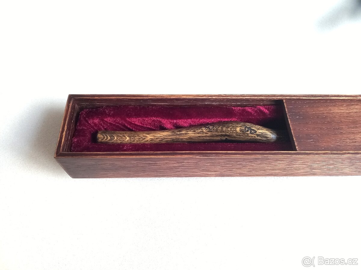 Kouzelnická - Runová Hůlka - z dubového dřeva - 11