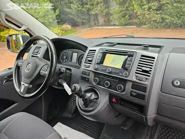 VW Multivan T5 2.0 TDI 103kW,7.sedadel,Webasto,Tažné,Navi,Te - 11