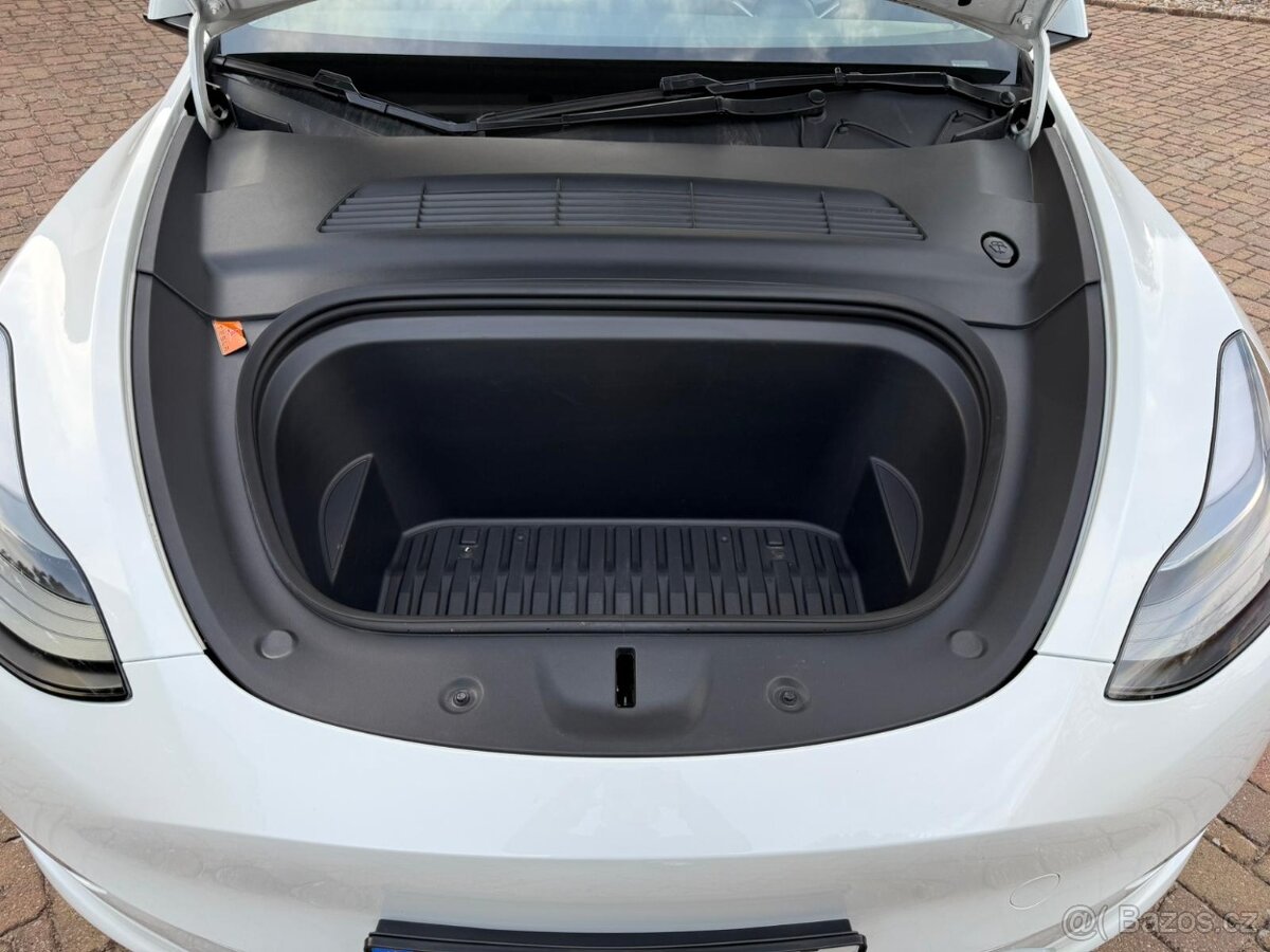 Tesla Model Y Performance Dual Motor - 11