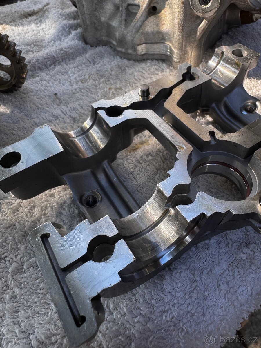 Hlava Husqvarna FC 250 2025 - 11