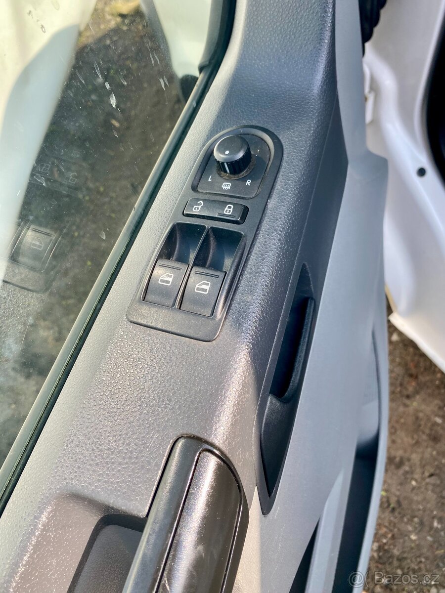 Volkswagen Transporter, 2.0 TDI, 103kW, 8místné - 11