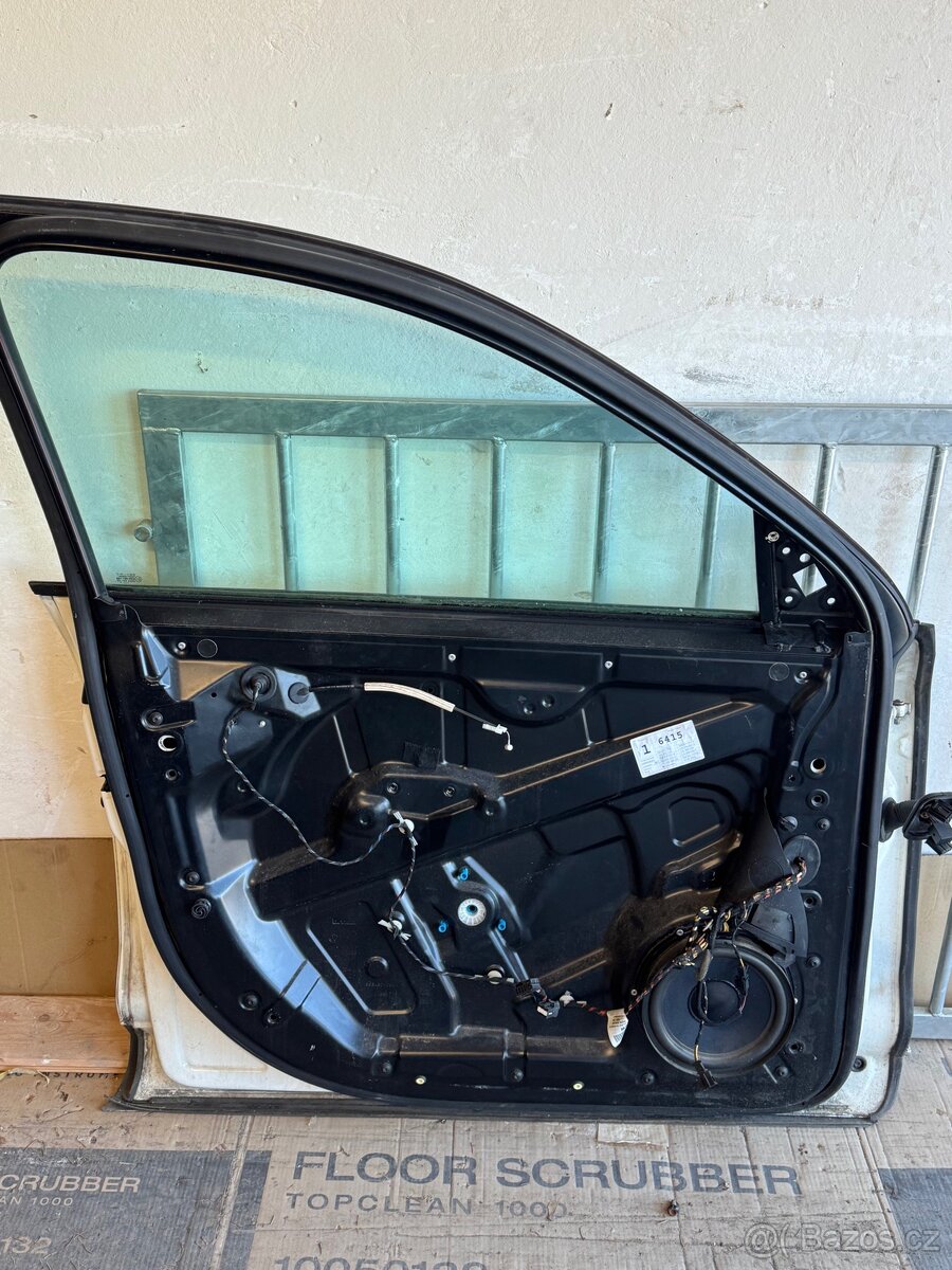 VW Touareg 7L, PP a LP dveře - 11