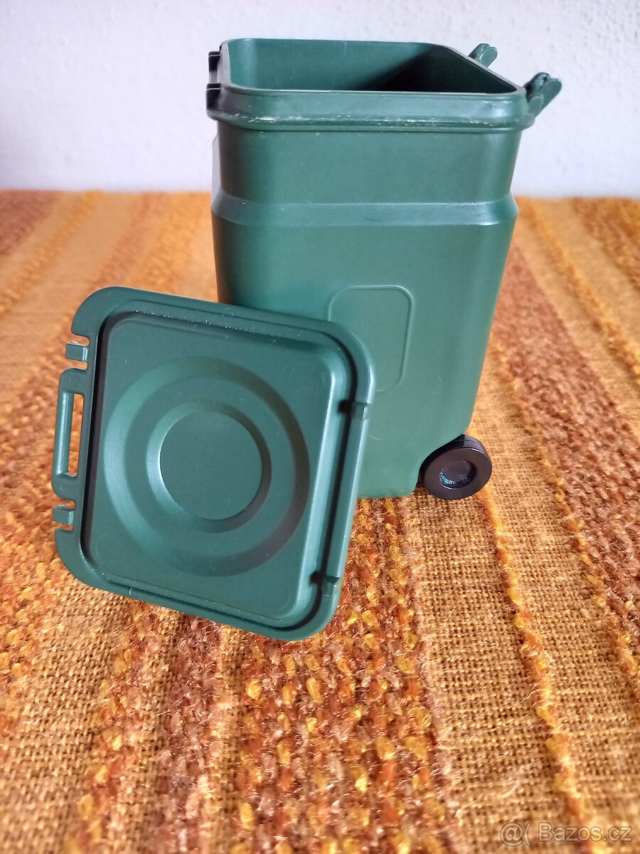 Staré kancelářské potřeby - děrovačka, organizér - 11