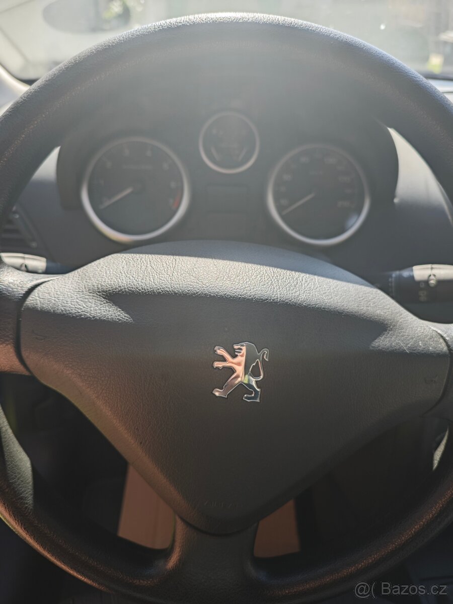 Peugeot 207 - 11