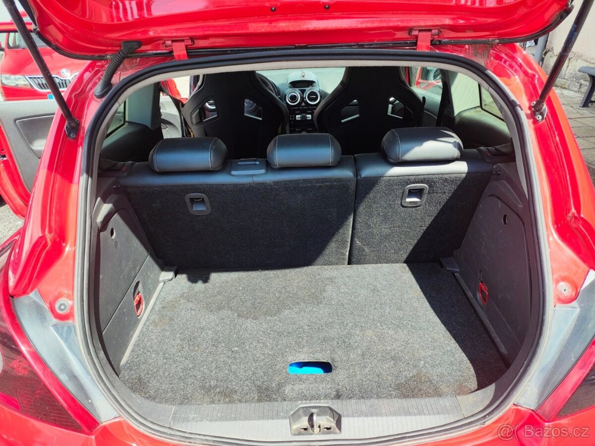 Opel Corsa 1.6 Turbo OPC - 11