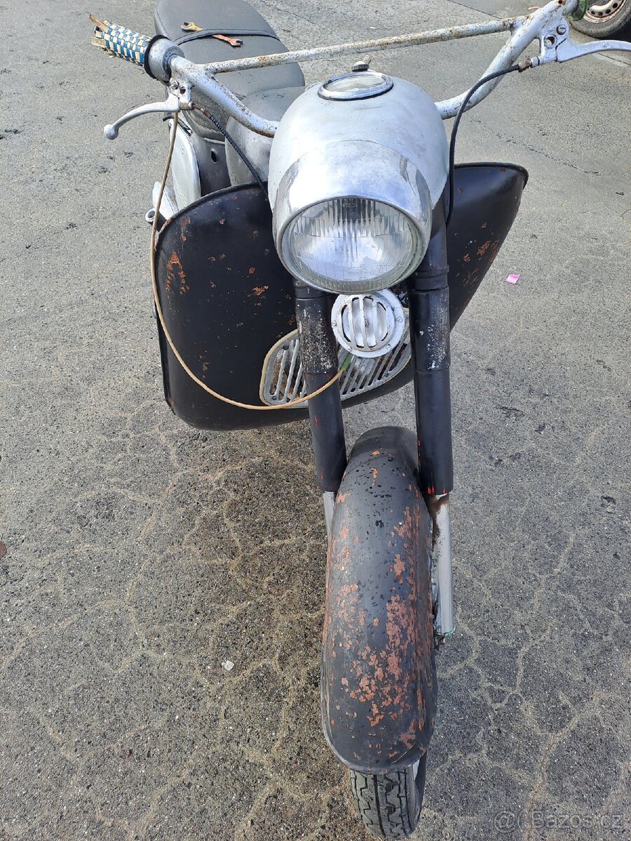 Jawa 250 kyvaĉka typ 353 - 11