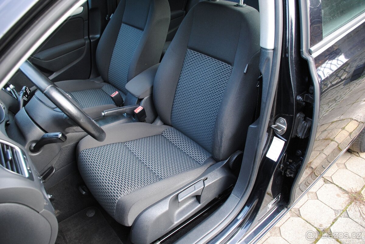 VW GOLF 6 2.0TDi 81kW - climatronic - navigace - handsfree - 11