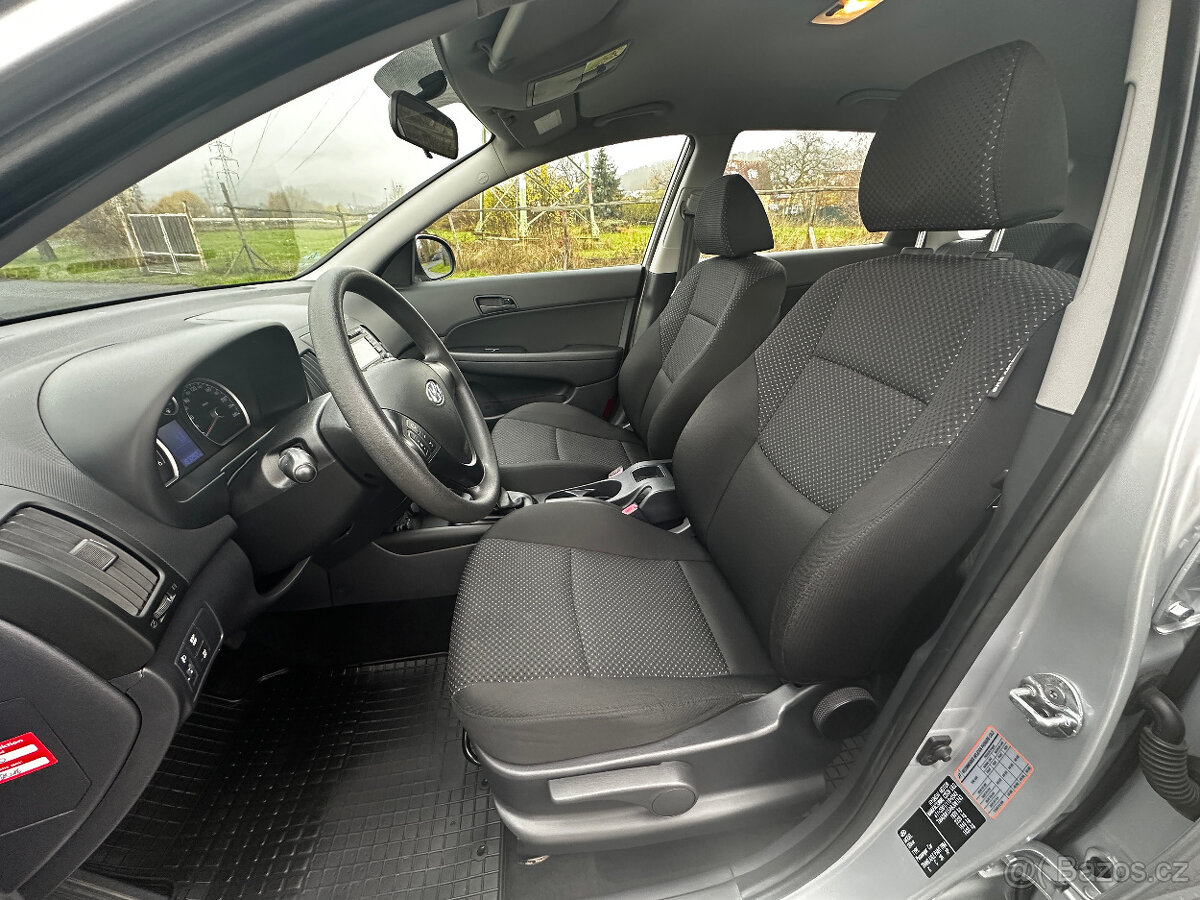 HYUNDAI i30 CW, 1.6 CRDi, r.v. 2011 - 11