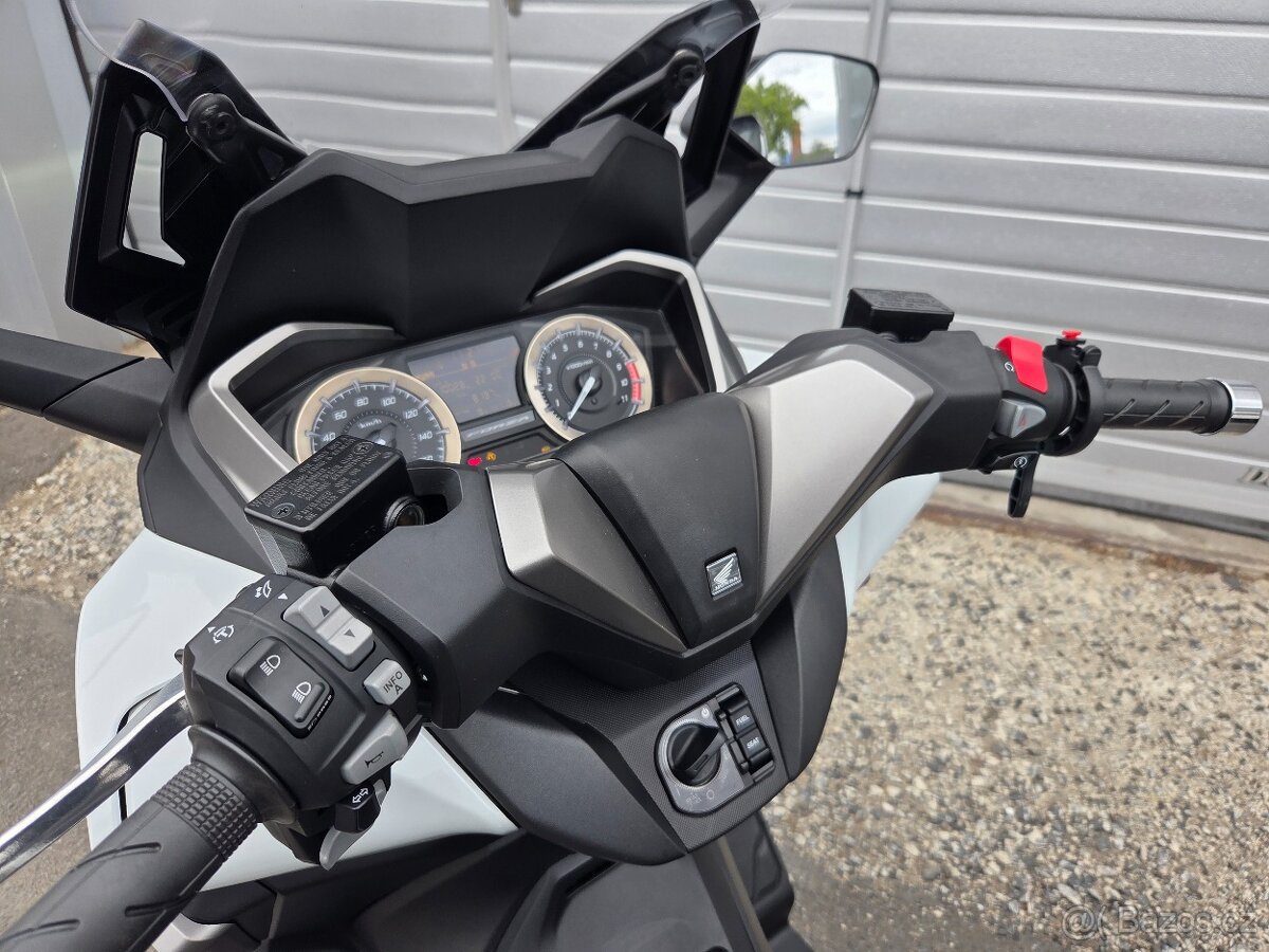 HONDA FORZA 350 2022 8200KM - 11