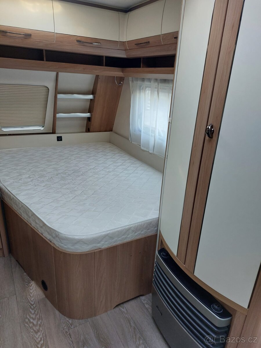 Prodám karavan Hobby 460 ufe, r.v.2020 + předstan + markýza. - 11