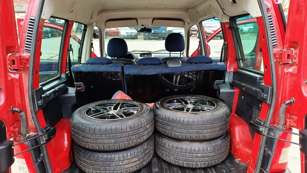 peugeot partner 89000 najeto ( krasny stav ) - 11