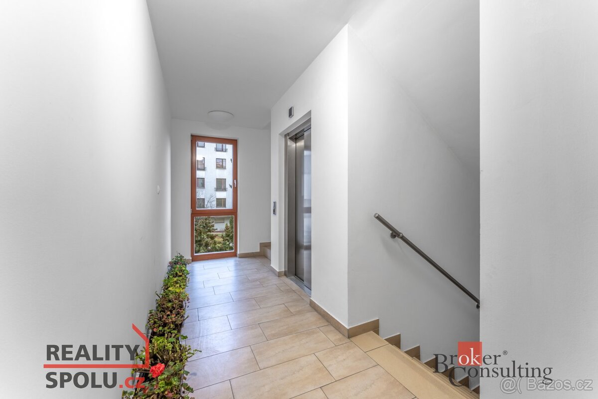 Pronájem, byty/2+kk, 47 m2, Nad Rokoskou 2415/2, 18200 Praha - 11