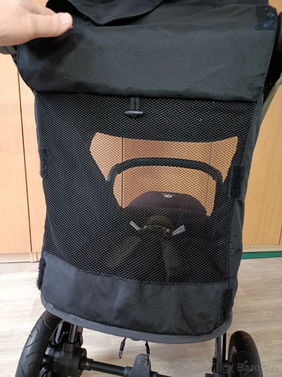 Kočárek Petite mars street - 11