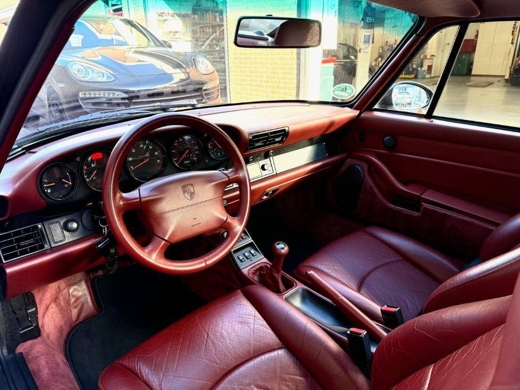 Porsche 911 Carrera (996) z roku 1996 - 11