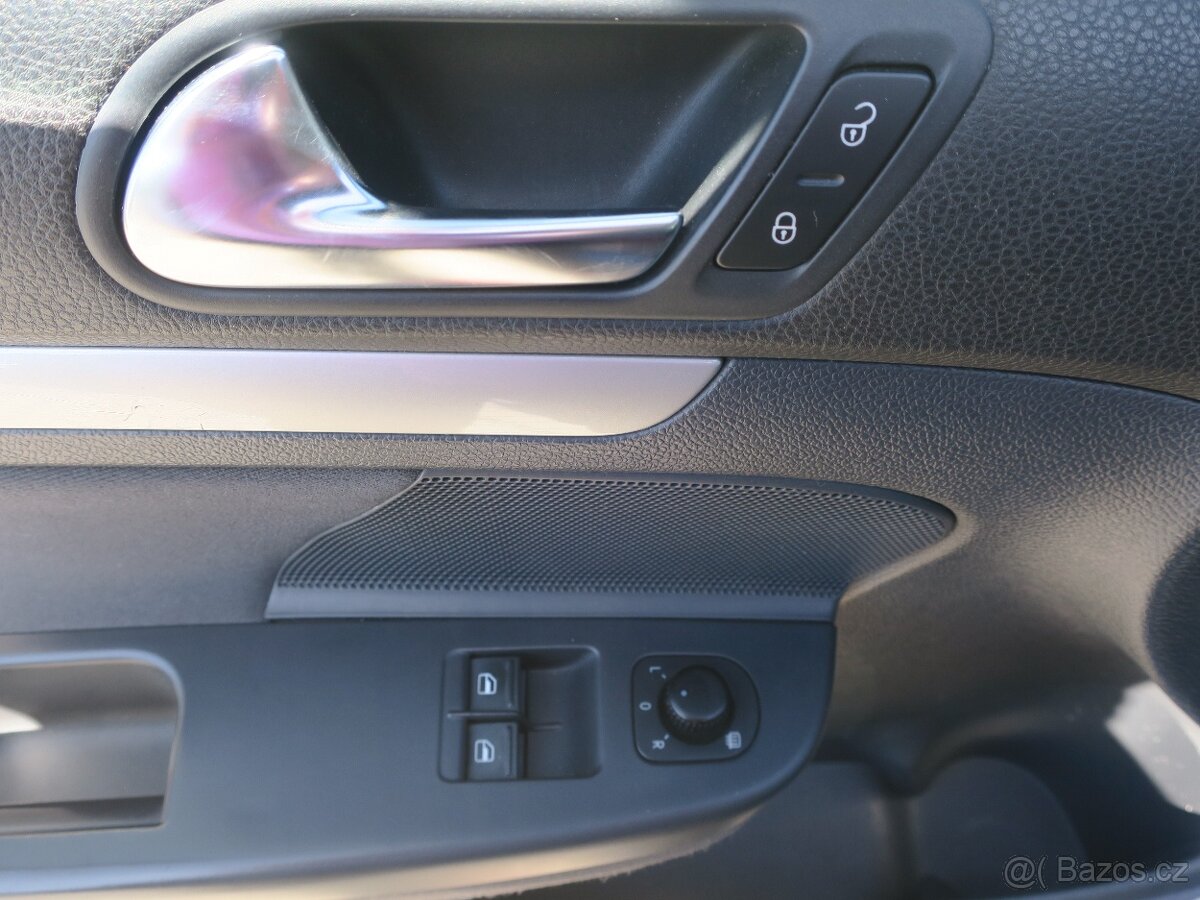 Volkswagen Golf 1.4 TSi 90 kW United - 11