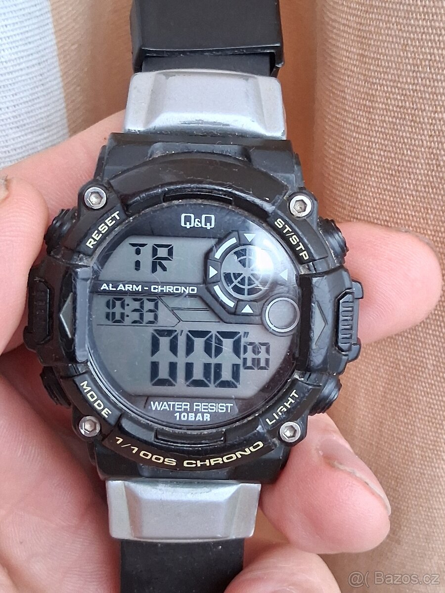 Digitální hodinky Q&Q - 11