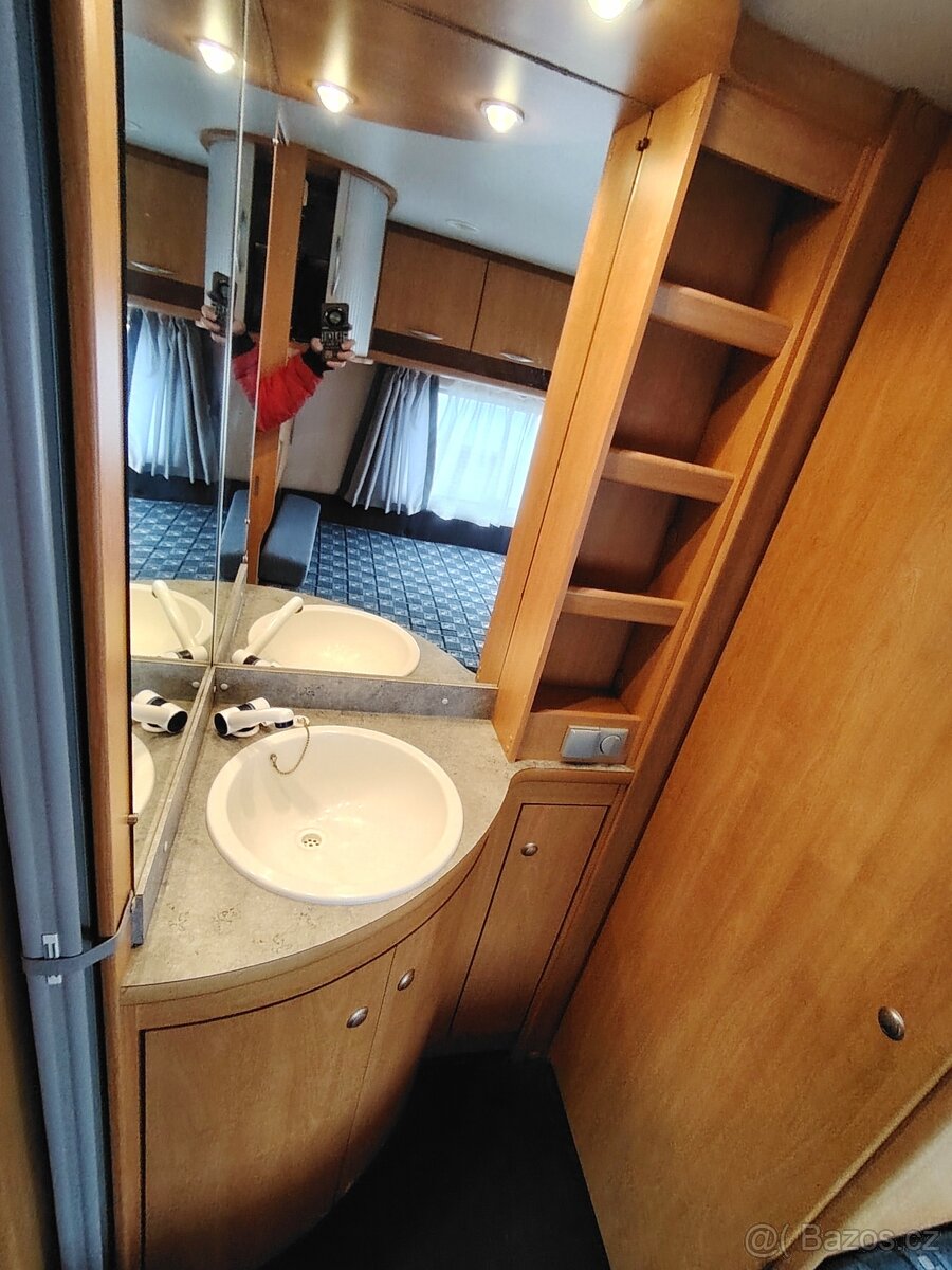 KNAUS Eifelland 495 -r.2006,předstan,francouz.postel - 11