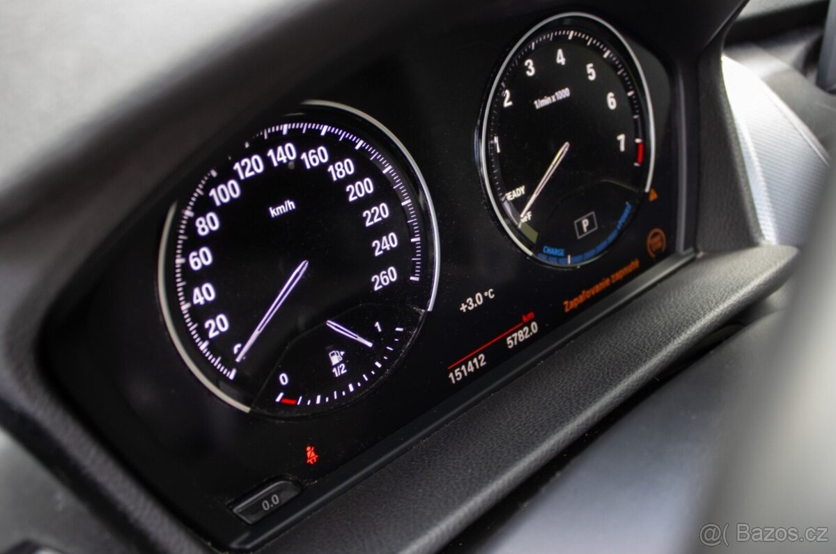 BMW Rad 2 Active Tourer 225xe iPerformance A/T odpočet DPH - 11