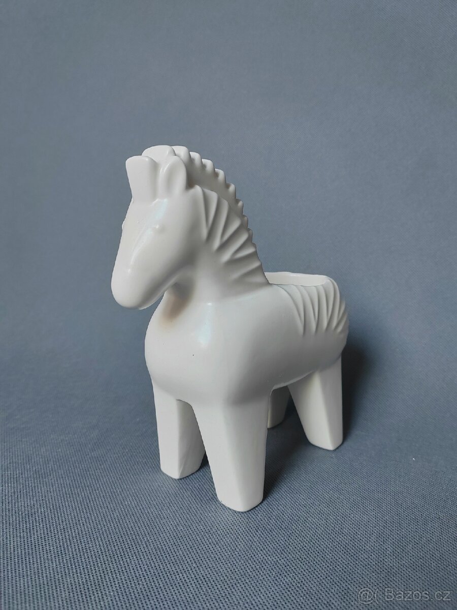 Vánoční kolekce porcelánových talířů a svícnů - 11