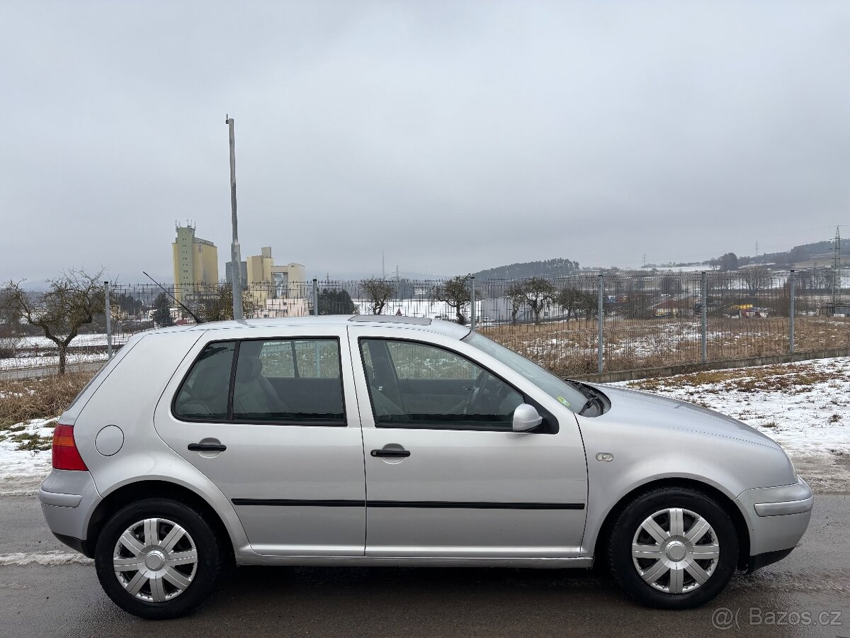Volkswagen Golf IV 1.9TDI - 11