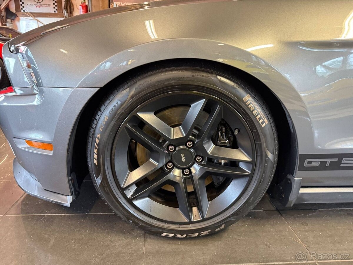 Ford Mustang Shelby GT500, rok 2010 - 11