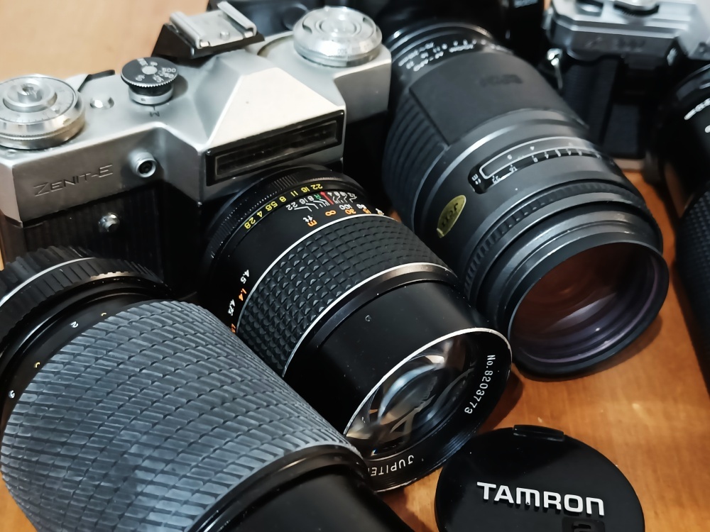 2- FOTOkonvolut - fotoaparáty, objektivy (Minolta, Zenit) - 11