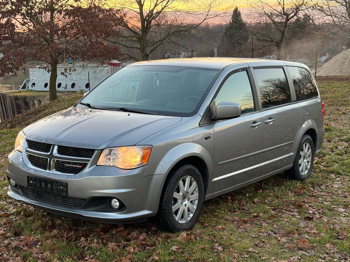 Dodge Grand Caravan - 11