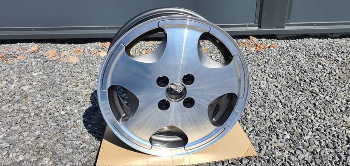 VW golf mk2-Blue edition interiér,alu,muzika - 11